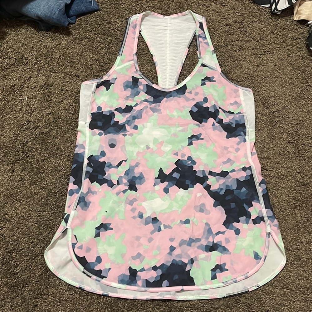 Lululemon tank